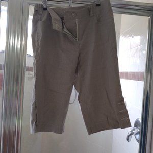 CUTE DRESS BERMUDA SHORTS- LOOKS GREAT FOR WORK WITH HEELS